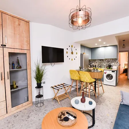 Comfy Dots 1 * Larissa